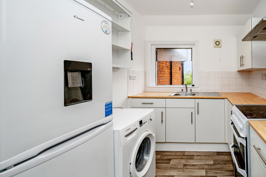 Images for Straight Road, Old Windsor, SL4