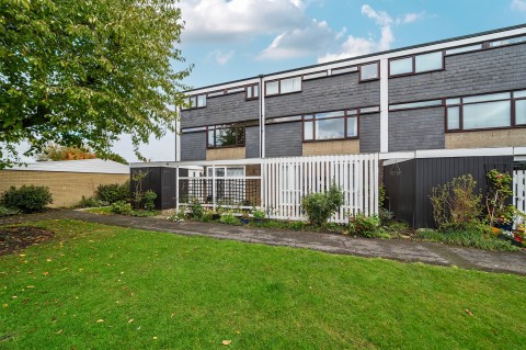 View Full Details for Edinburgh Gardens, Windsor, SL4