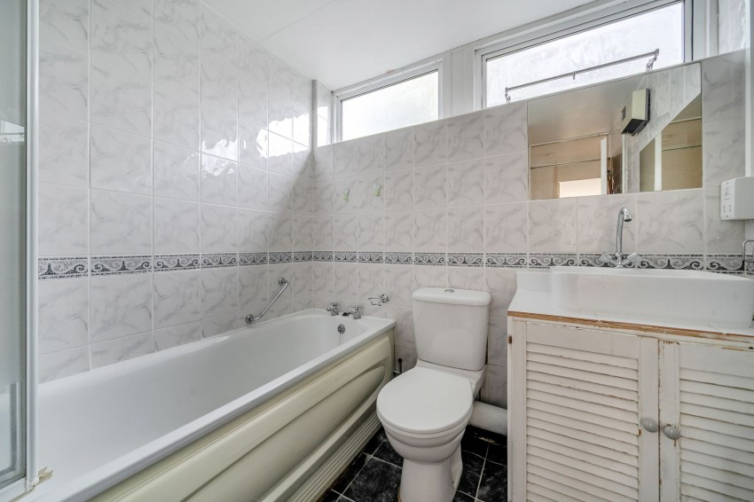 Images for Edinburgh Gardens, Windsor, SL4