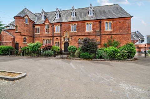 View Full Details for Hatch Lane, Convent Court Hatch Lane, SL4